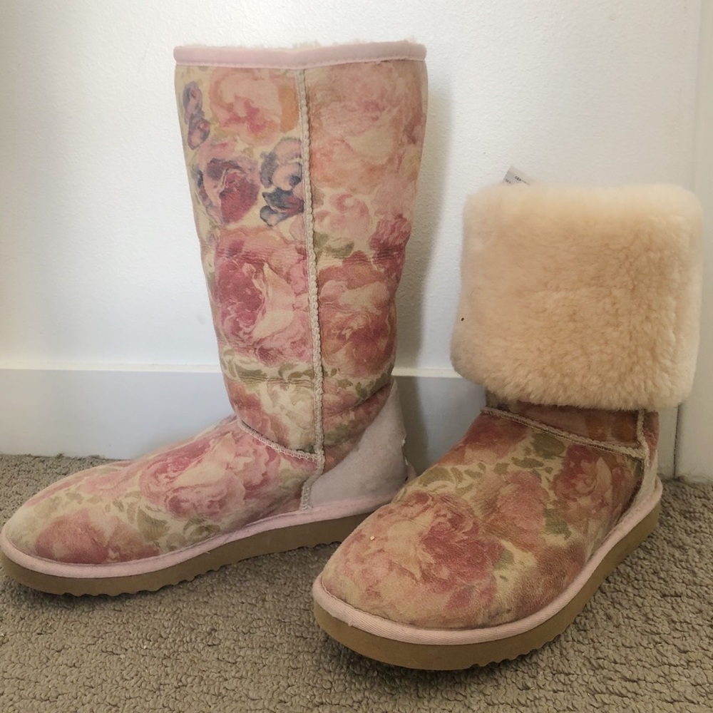 Women’s floral tall Ugg’s!